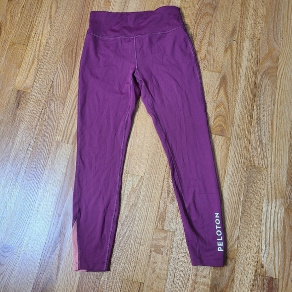 Peloton Medium High Rise Crop Leggings - Picture 1 of 4